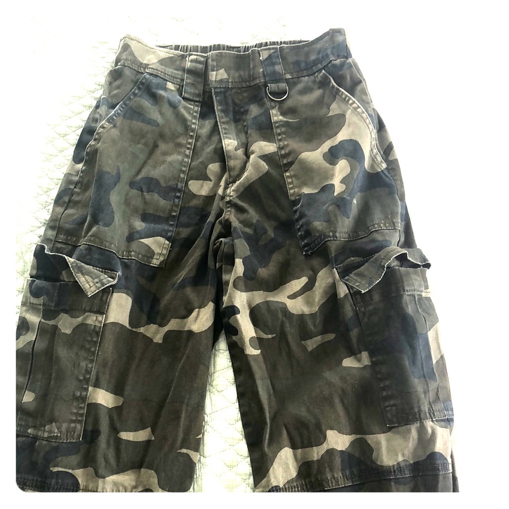 A cute soldier style pants